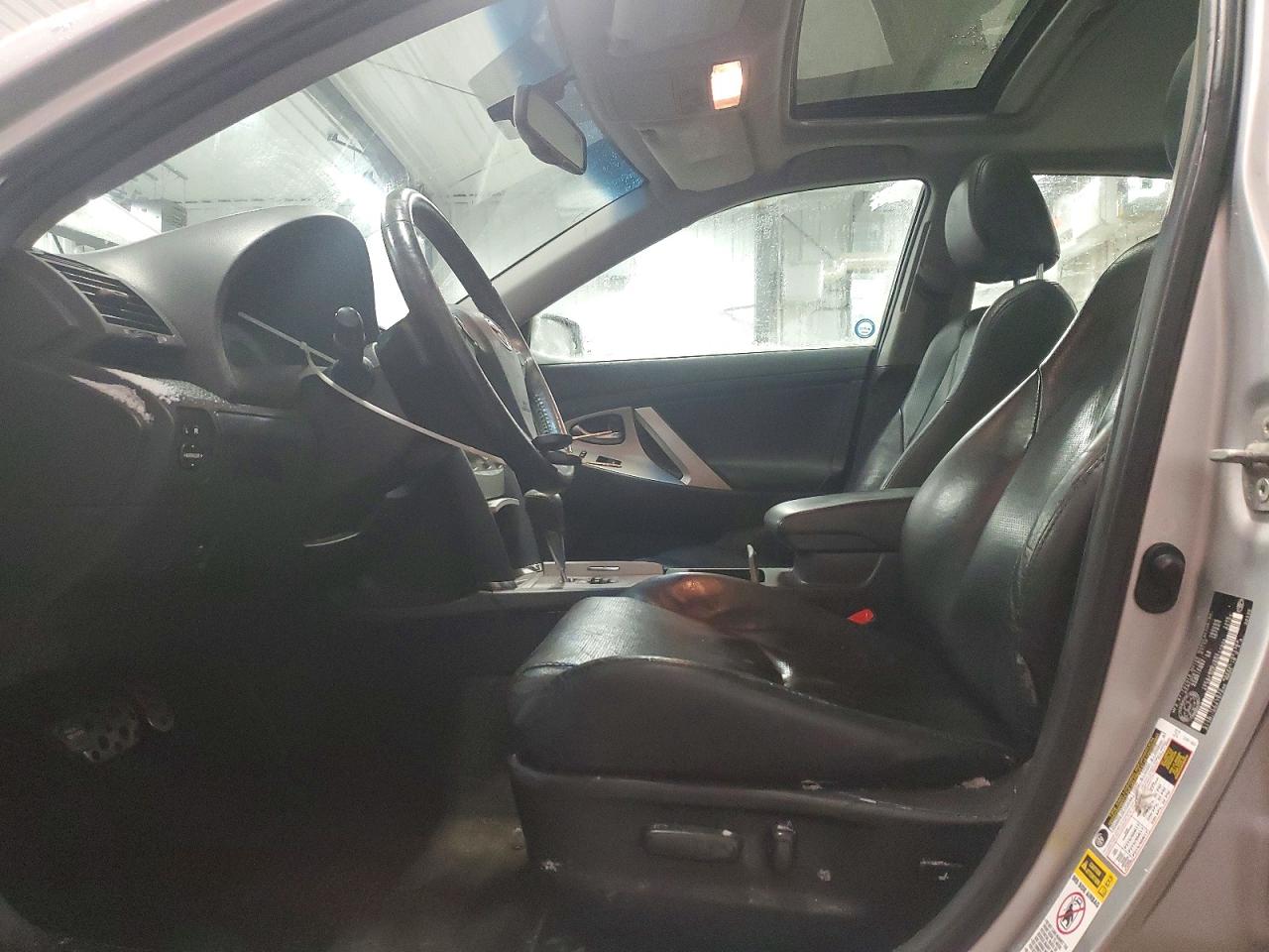 2010 TOYOTA CAMRY BASE photo 7
