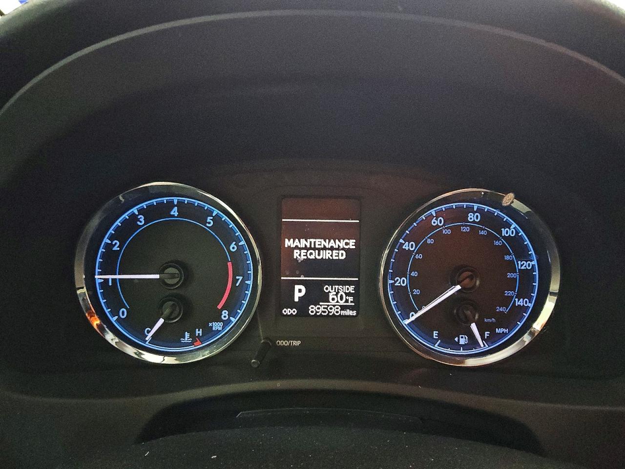2018 TOYOTA COROLLA L photo 9
