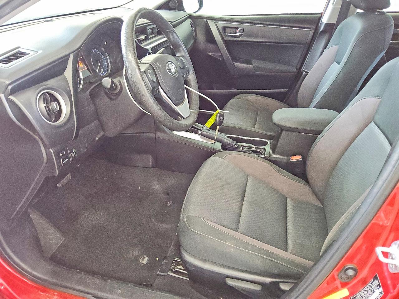 2018 TOYOTA COROLLA L photo 7