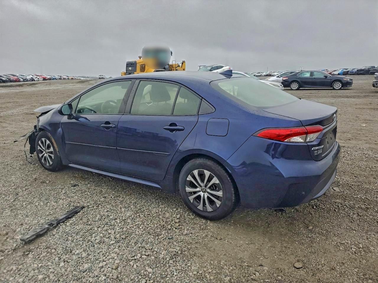 2022 TOYOTA COROLLA LE photo 2
