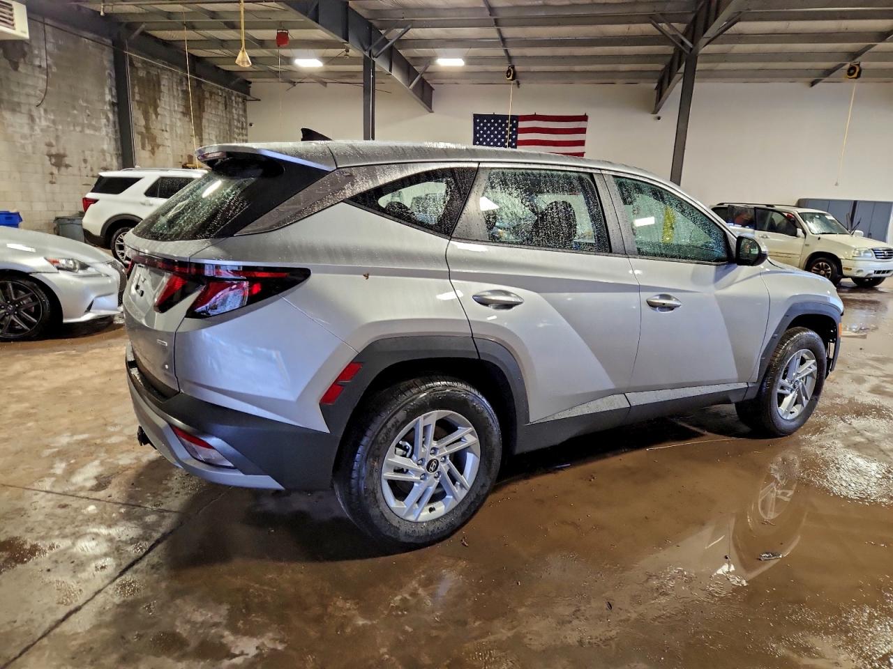 2026 HYUNDAI TUCSON SE photo 3