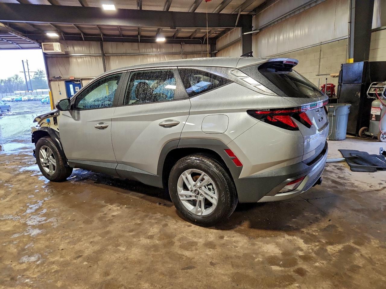 2026 HYUNDAI TUCSON SE photo 2