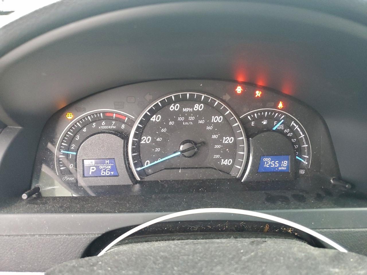 2014 TOYOTA CAMRY L photo 17