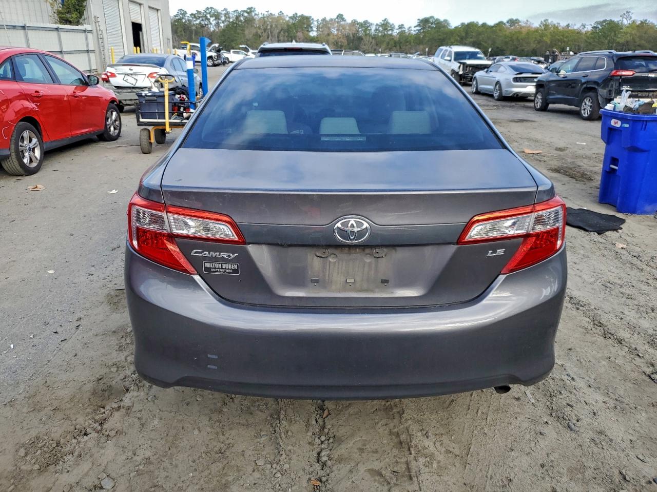 2014 TOYOTA CAMRY L photo 11