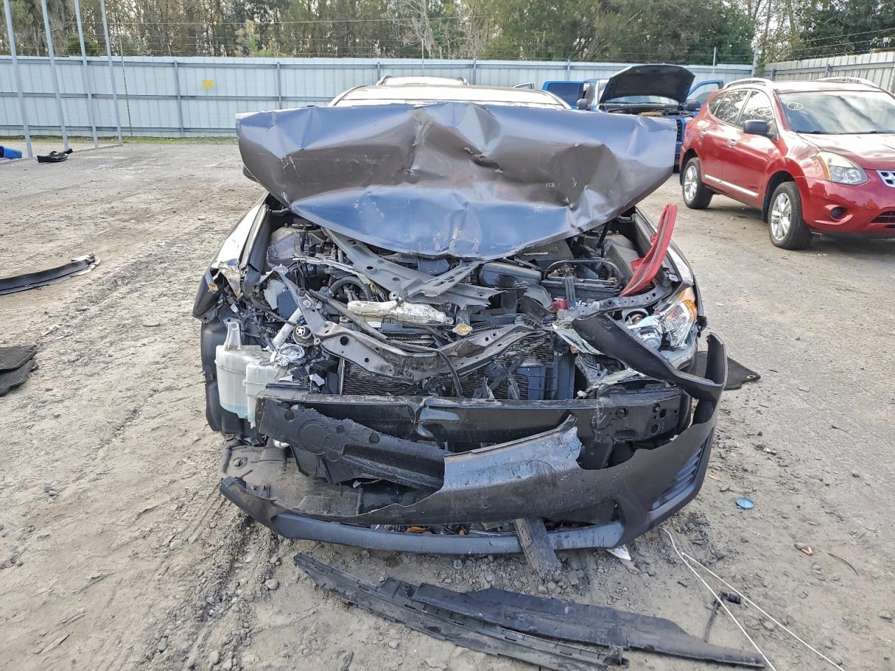 2014 TOYOTA CAMRY L photo 9