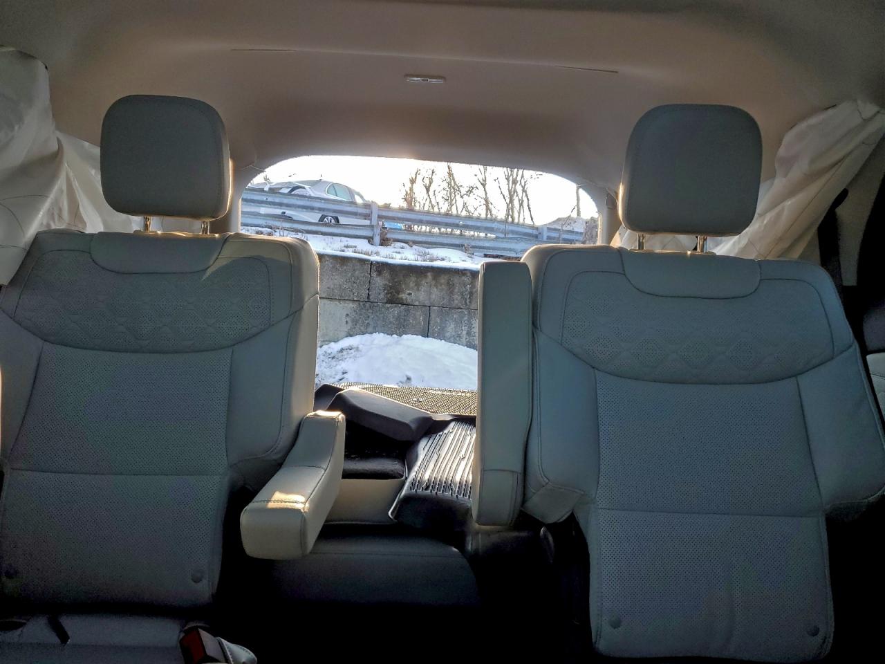 2025 FORD EXPLORER PLATINUM photo 10