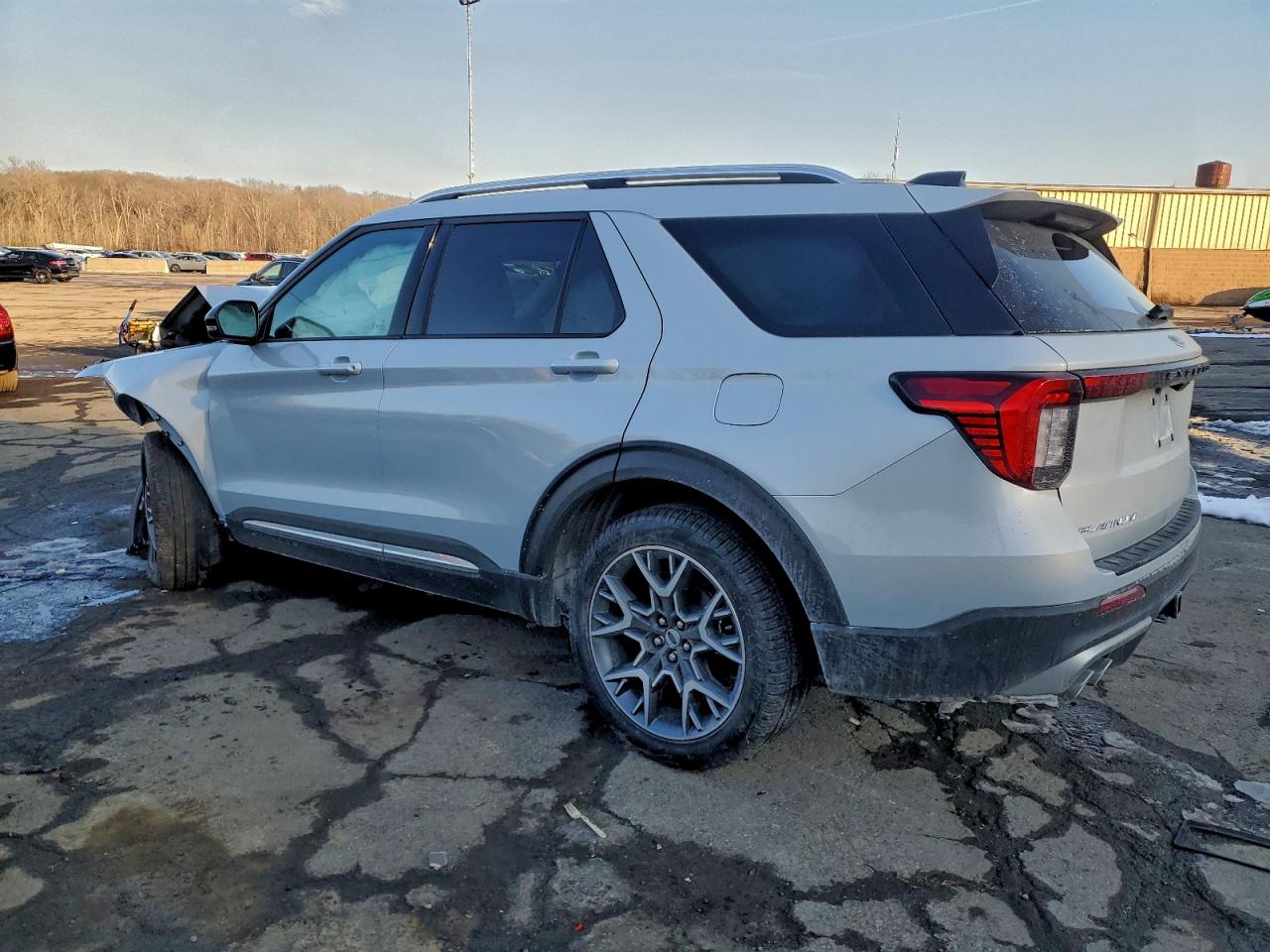 2025 FORD EXPLORER PLATINUM photo 2