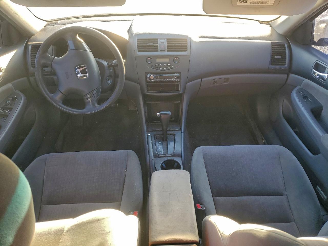 2004 HONDA ACCORD LX photo 8