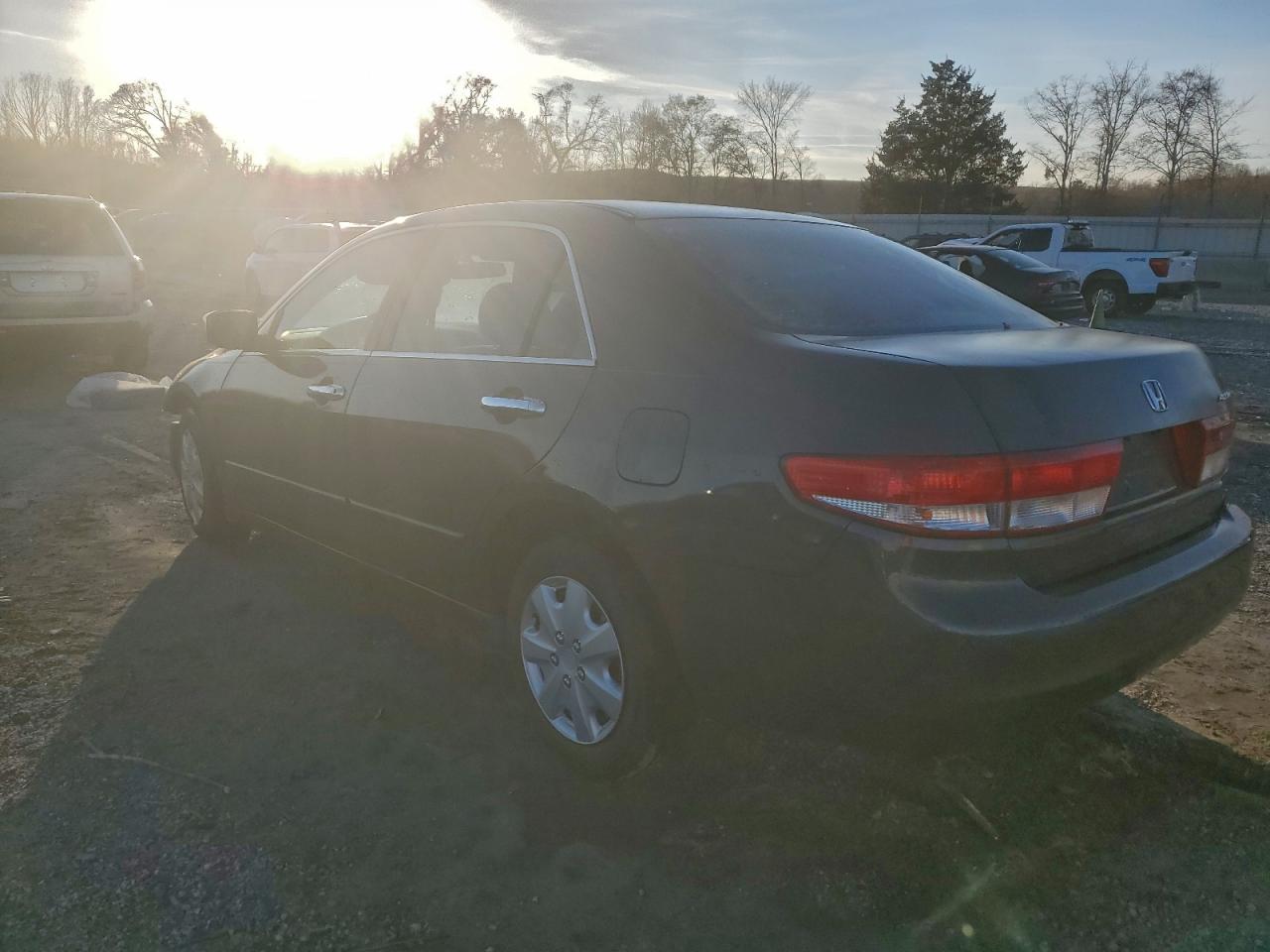2004 HONDA ACCORD LX photo 2