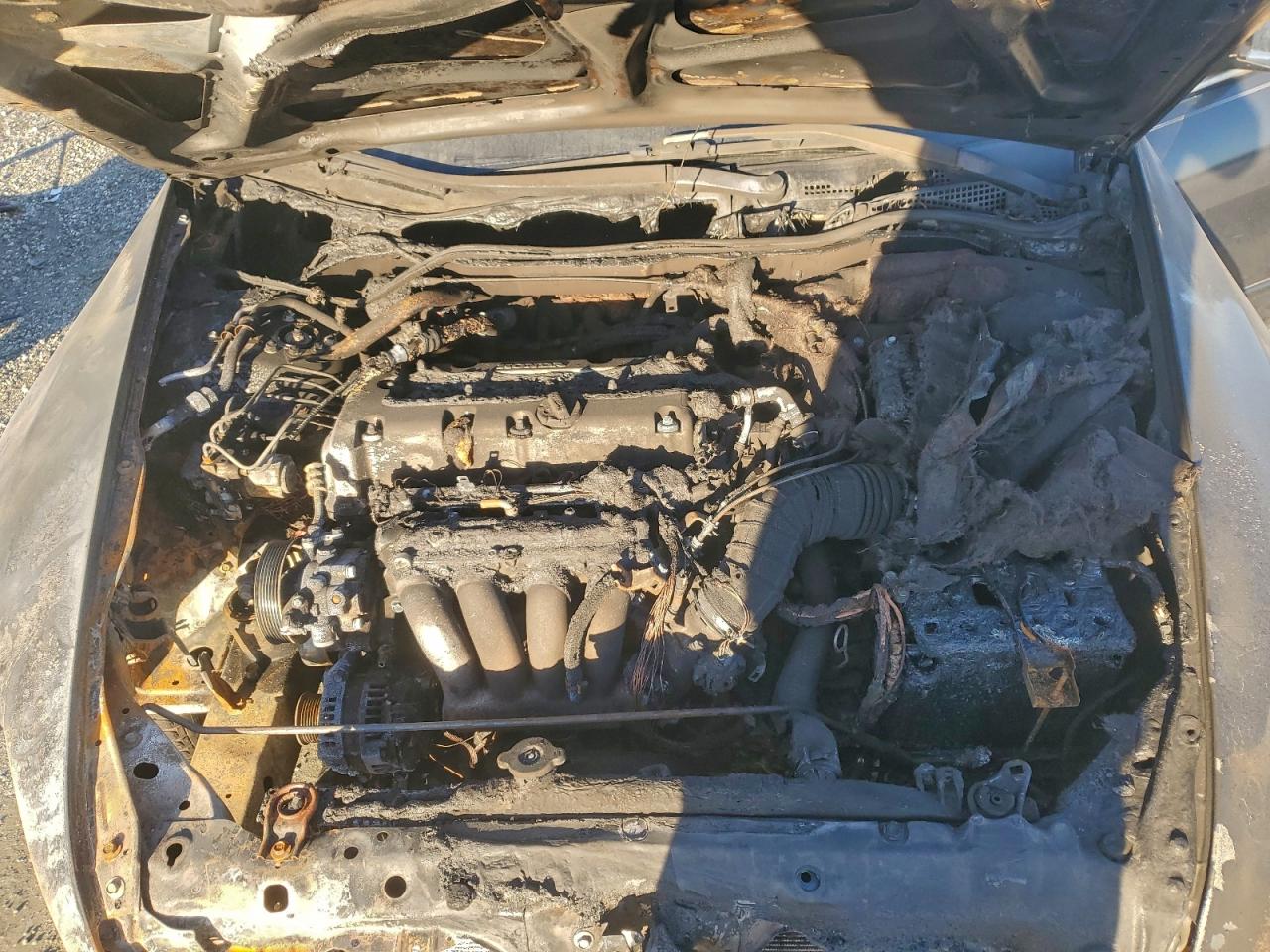 2004 HONDA ACCORD LX photo 11