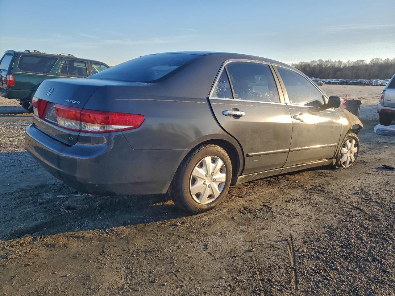 2004 HONDA ACCORD LX photo 3