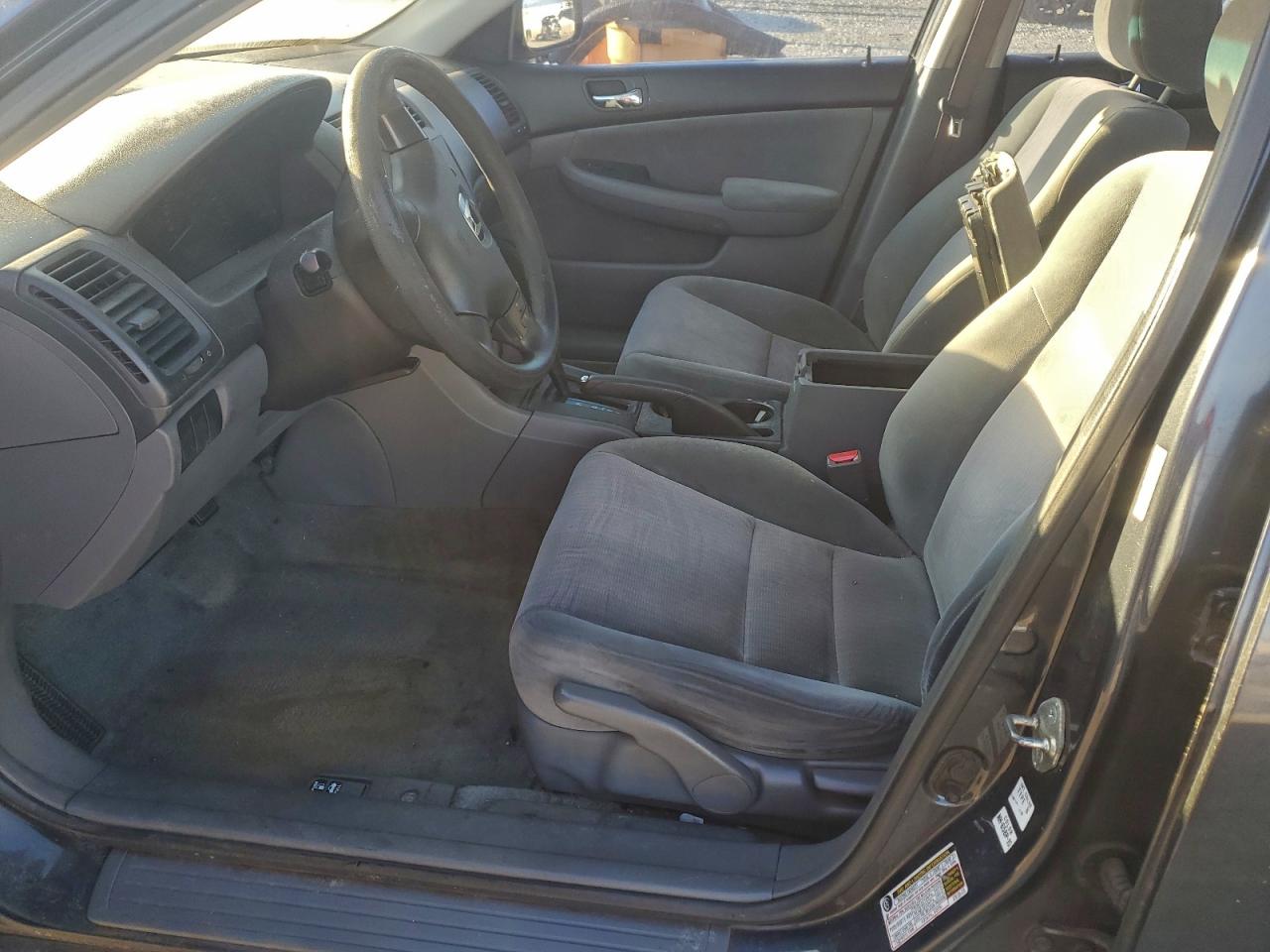 2004 HONDA ACCORD LX photo 7