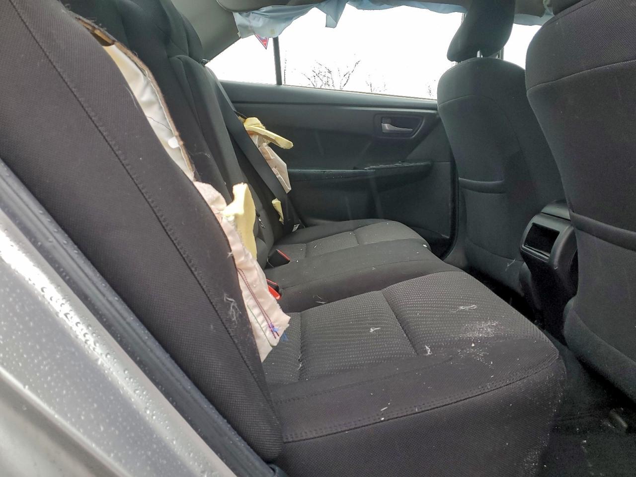 2016 TOYOTA CAMRY LE photo 10