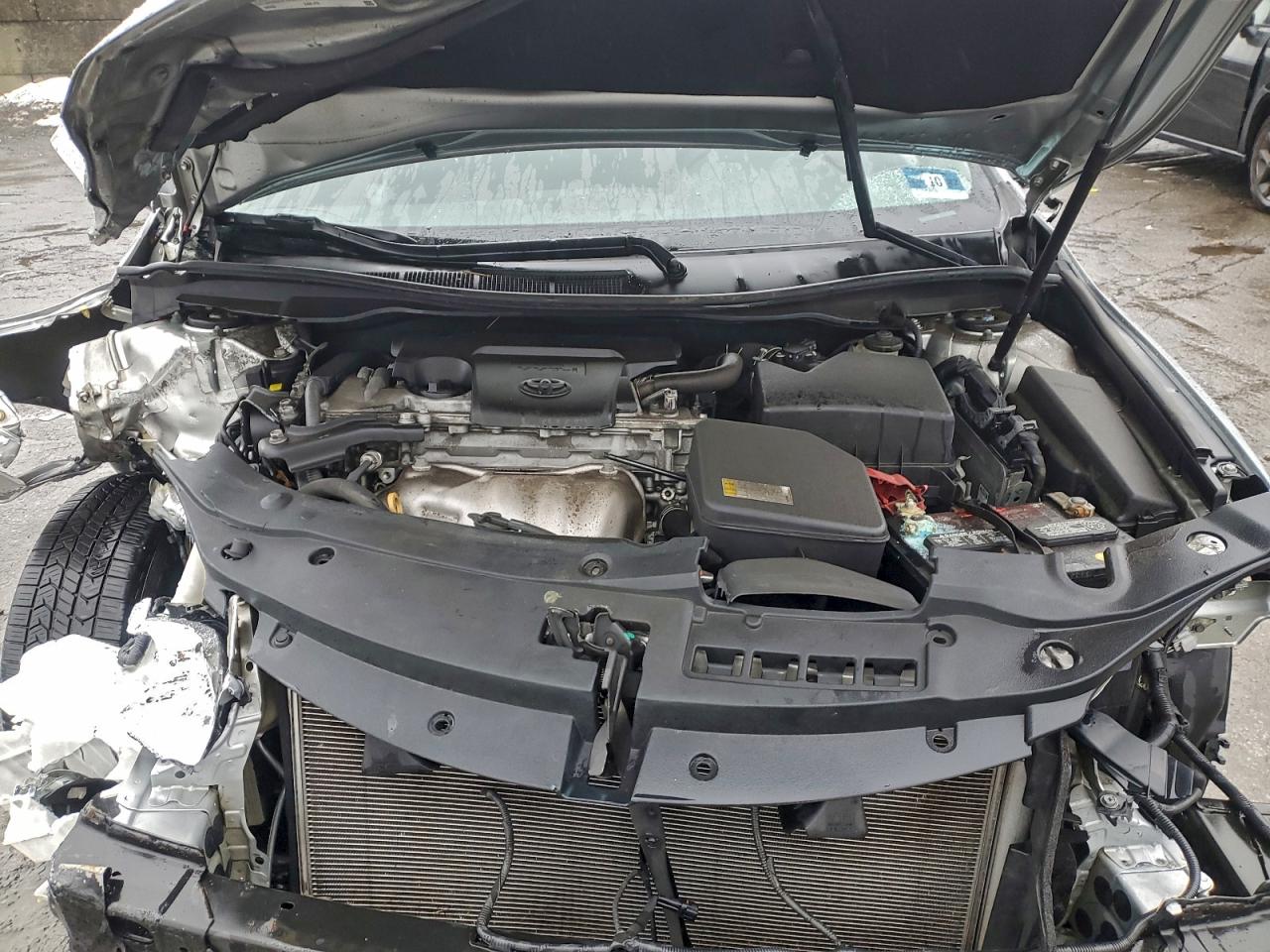 2016 TOYOTA CAMRY LE photo 11