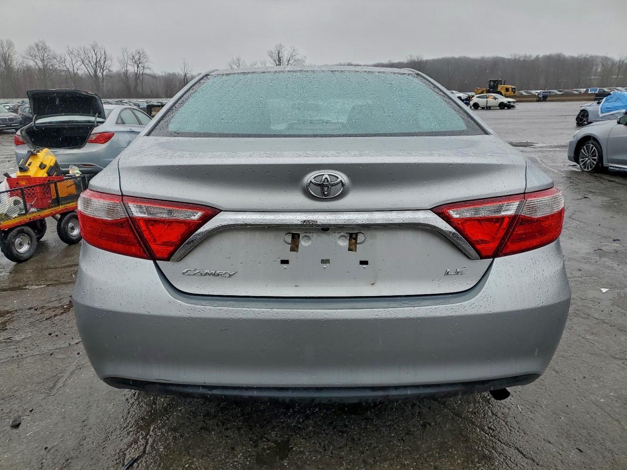 2016 TOYOTA CAMRY LE photo 6