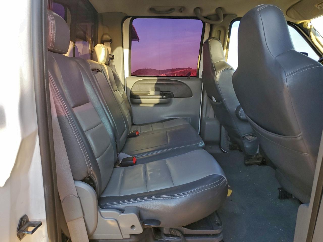 2004 FORD F250 SUPER DUTY photo 28