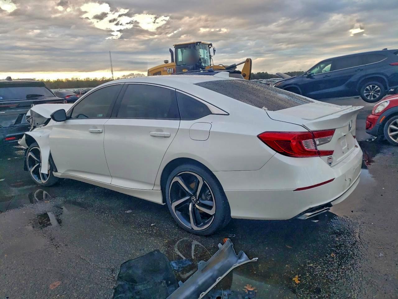 2018 HONDA ACCORD SPORT photo 2
