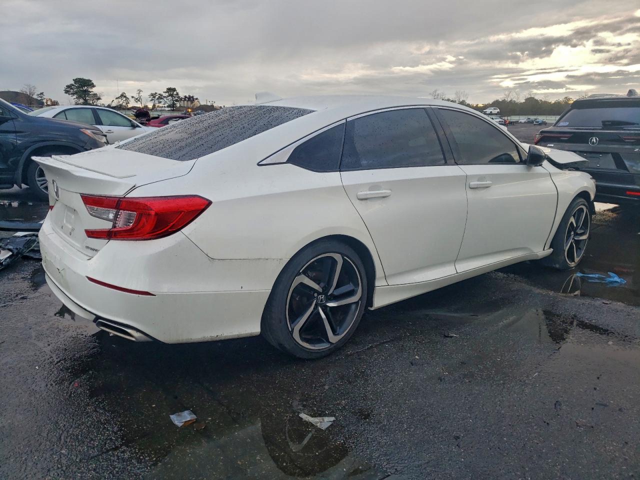 2018 HONDA ACCORD SPORT photo 3