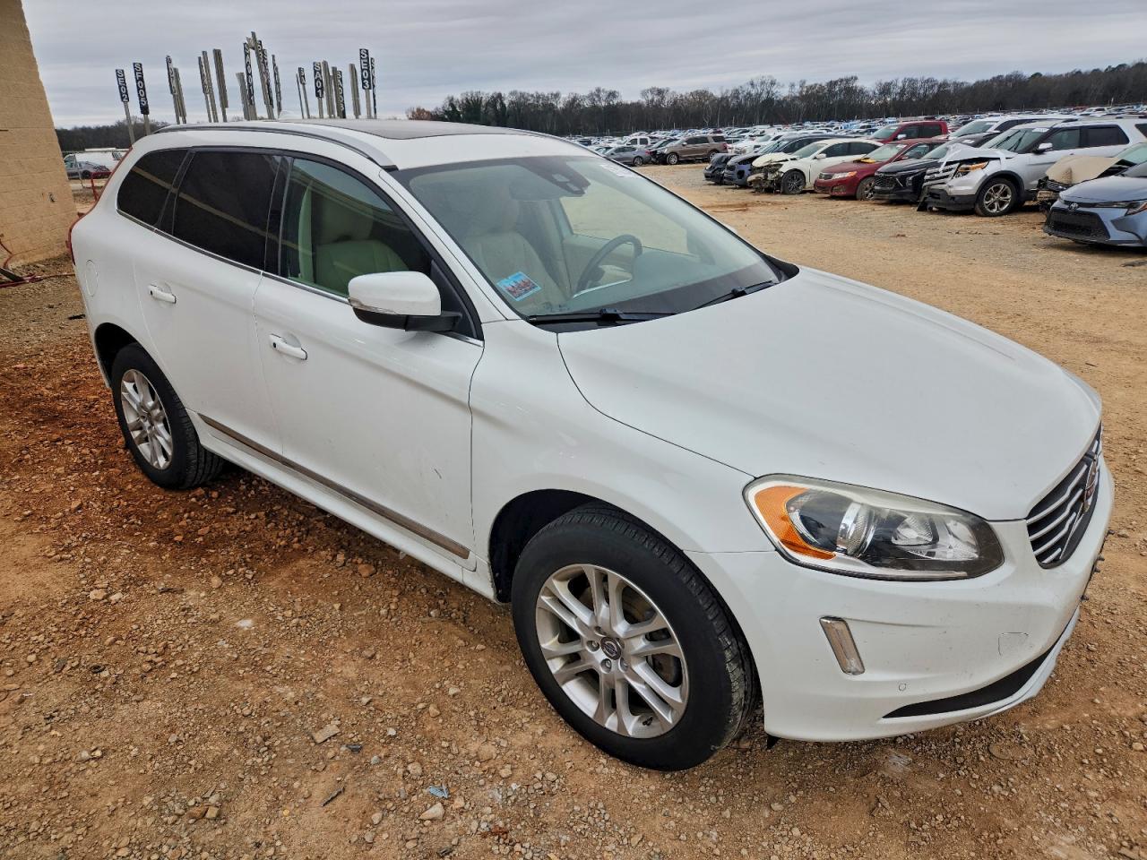 2015 VOLVO XC60 T5 PREMIER photo 4
