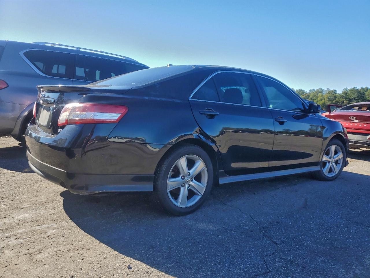 2011 TOYOTA CAMRY BASE photo 3