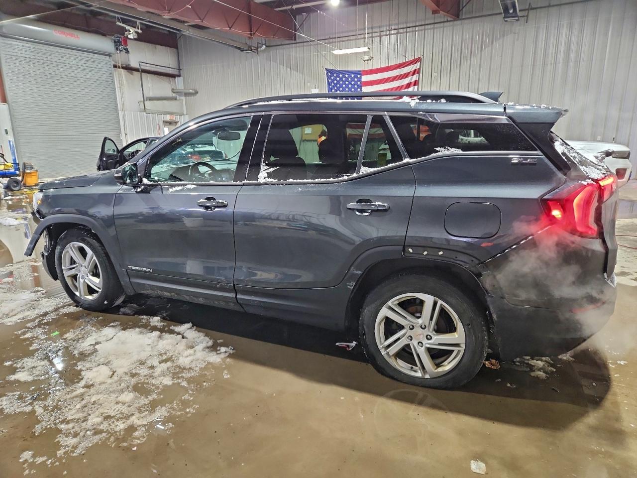 2019 GMC TERRAIN SLE photo 2