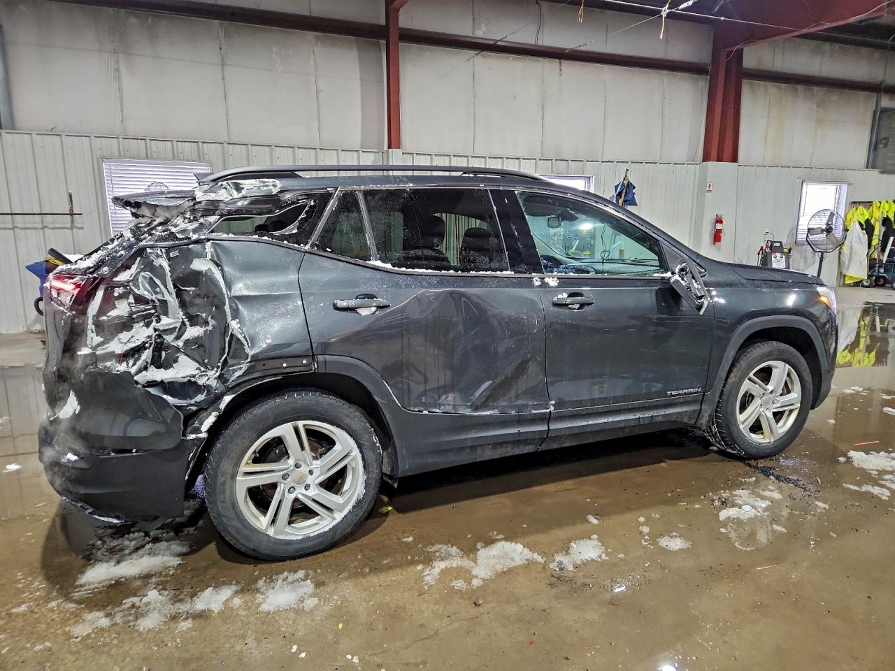 2019 GMC TERRAIN SLE photo 3
