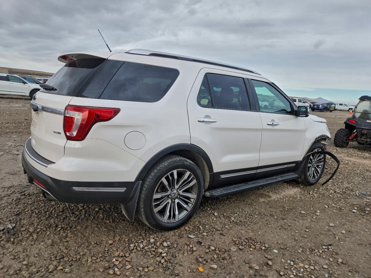 2018 FORD EXPLORER PLATINUM photo 3