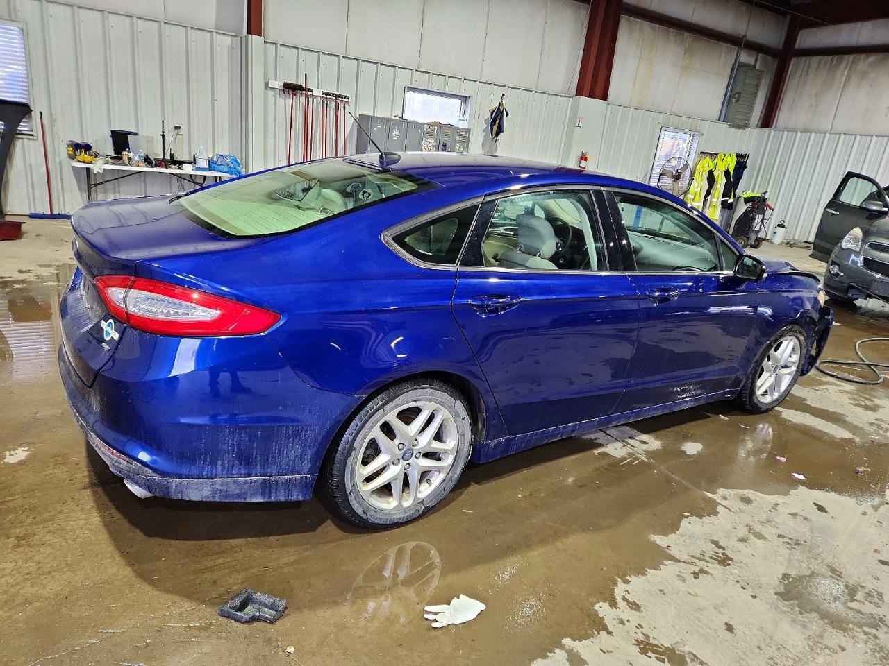 2013 FORD FUSION SE photo 3