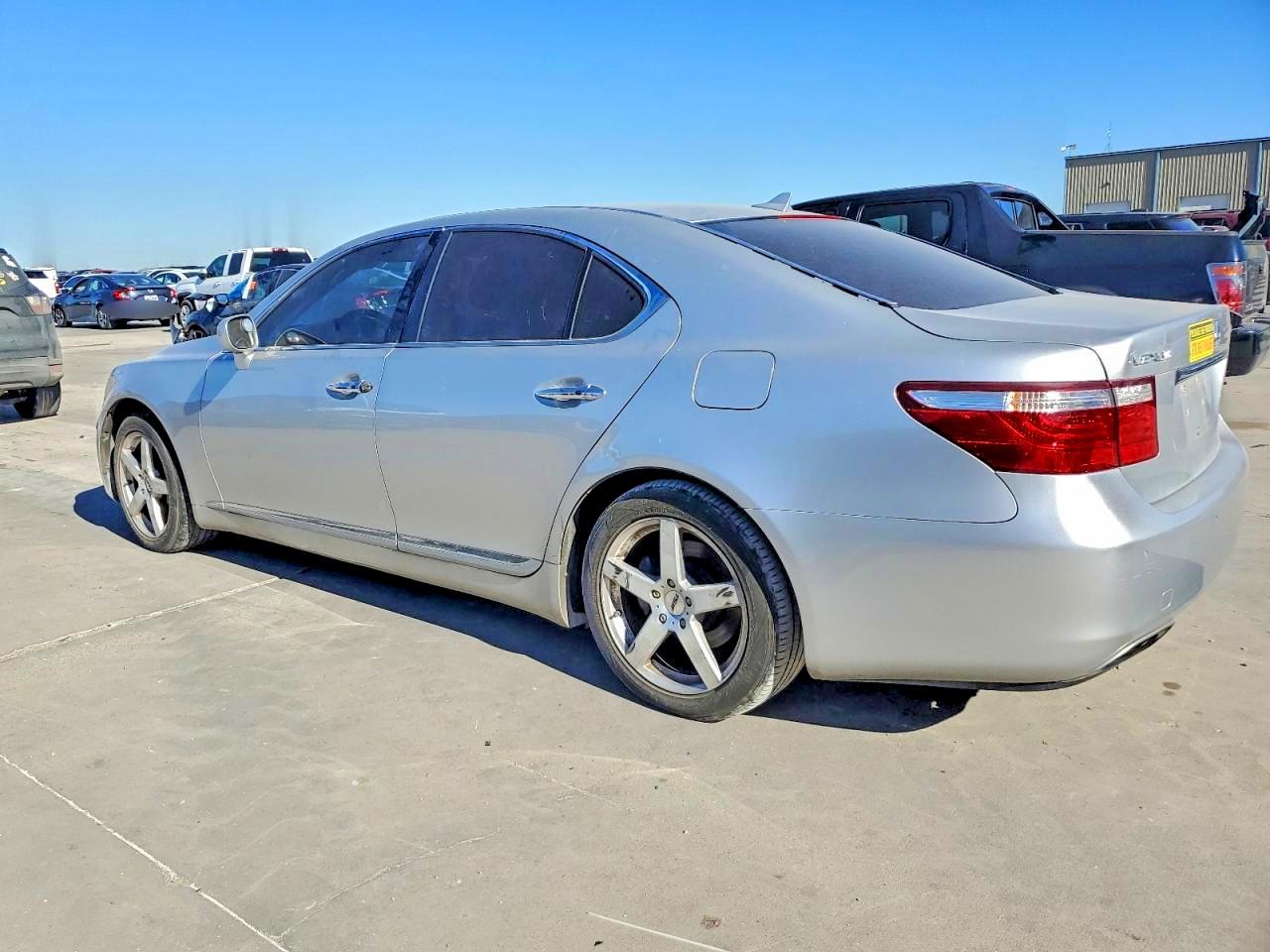 2007 LEXUS LS 460 photo 2
