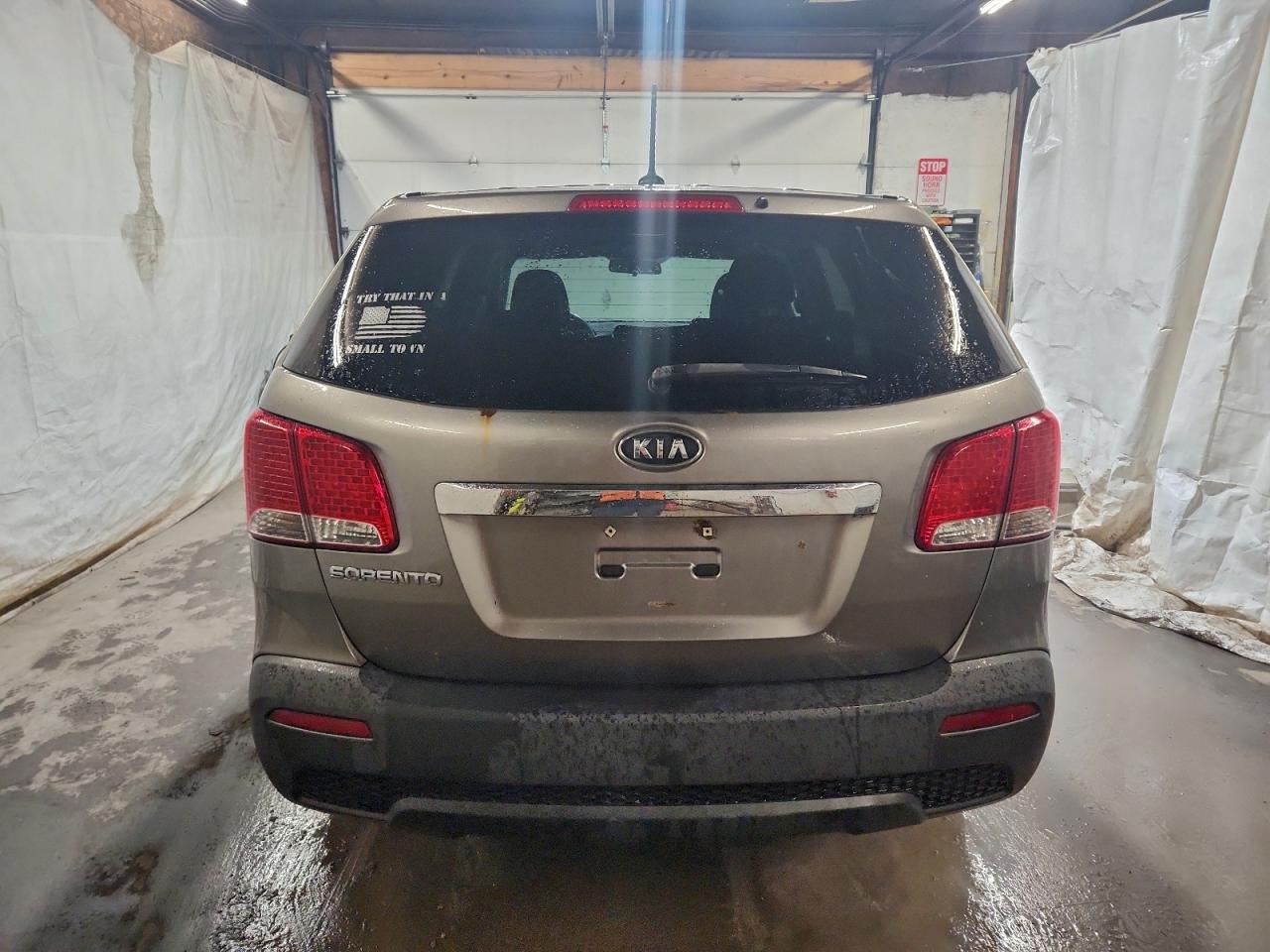 2011 KIA SORENTO BASE photo 6