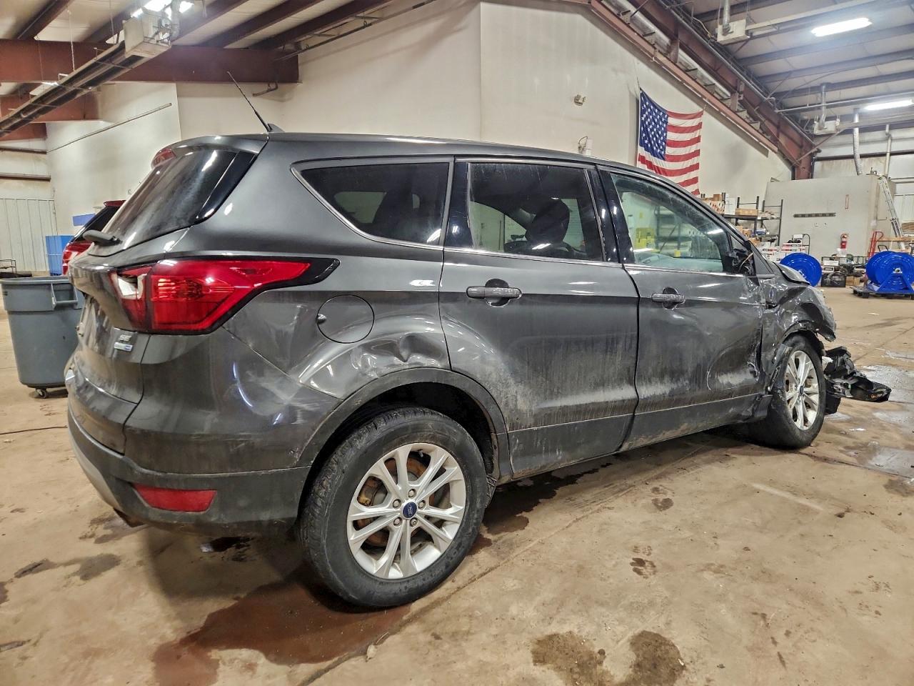 2019 FORD ESCAPE SE photo 3