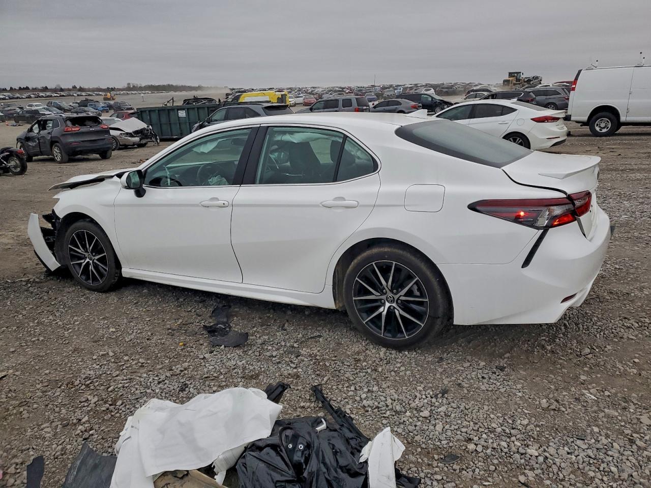 2023 TOYOTA CAMRY SE NIGHT SHADE photo 2