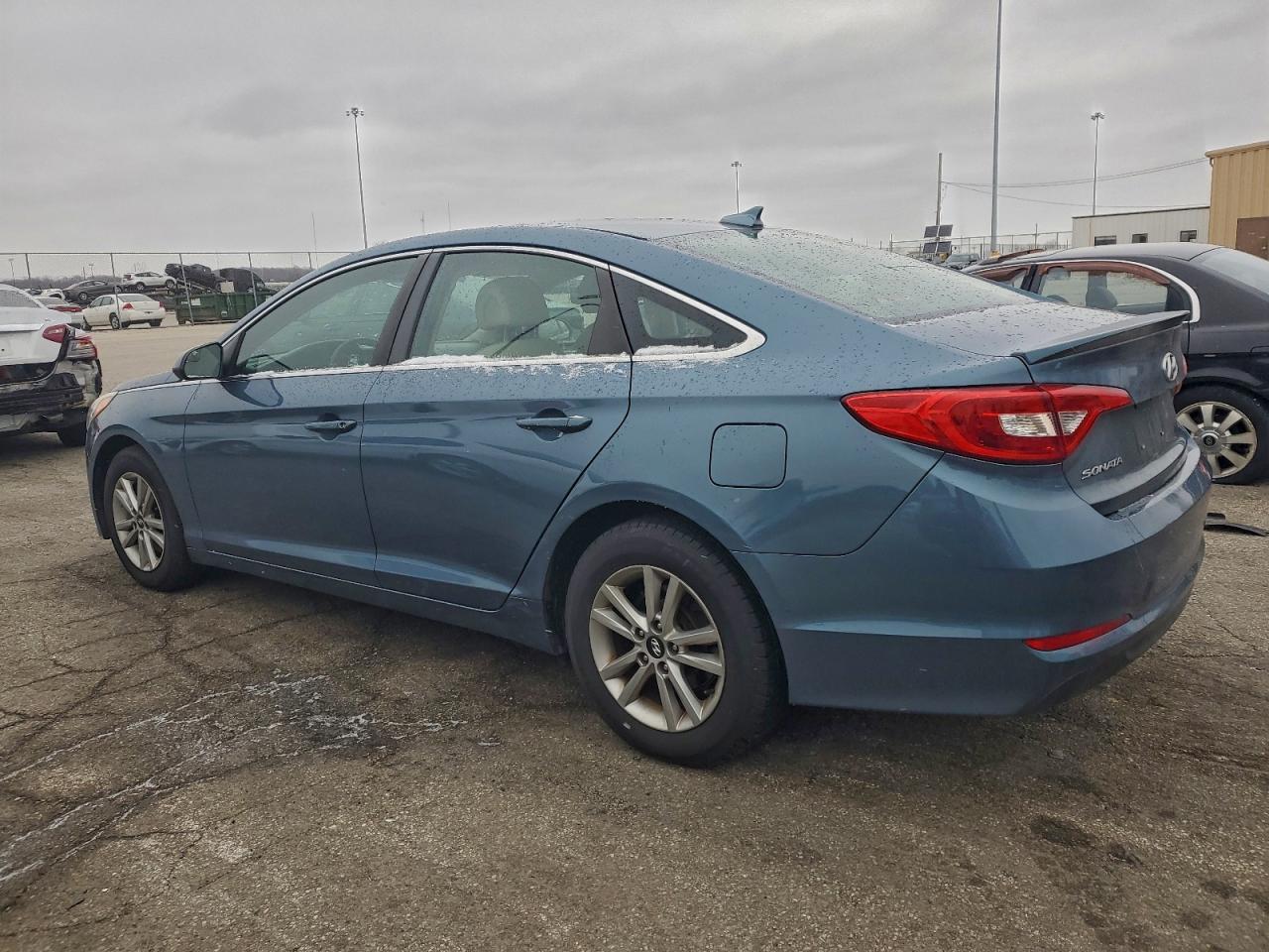 2015 HYUNDAI SONATA SE photo 3