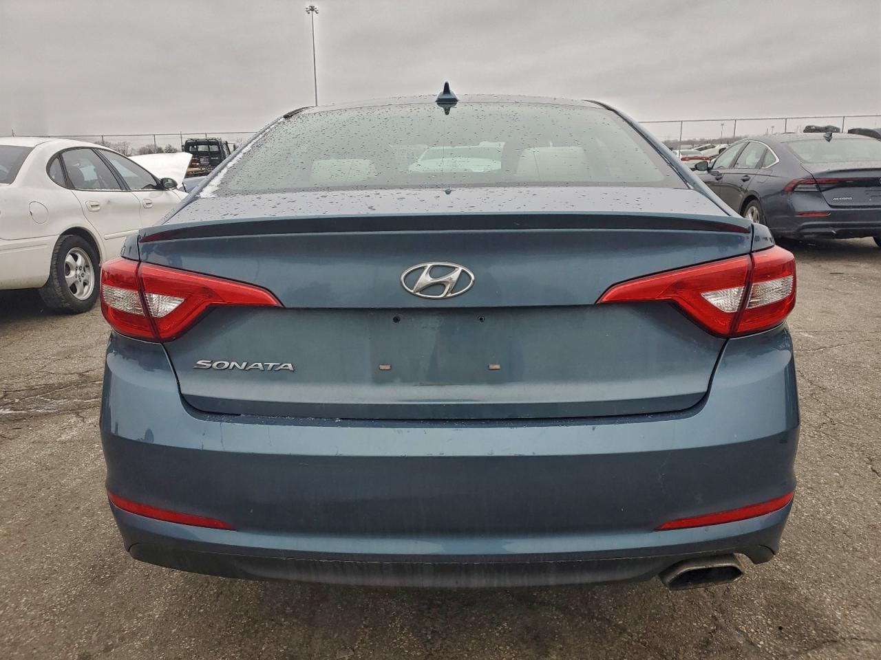 2015 HYUNDAI SONATA SE photo 11