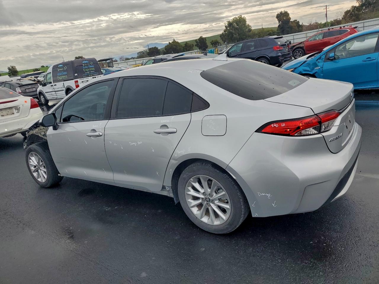 2021 TOYOTA COROLLA LE photo 2