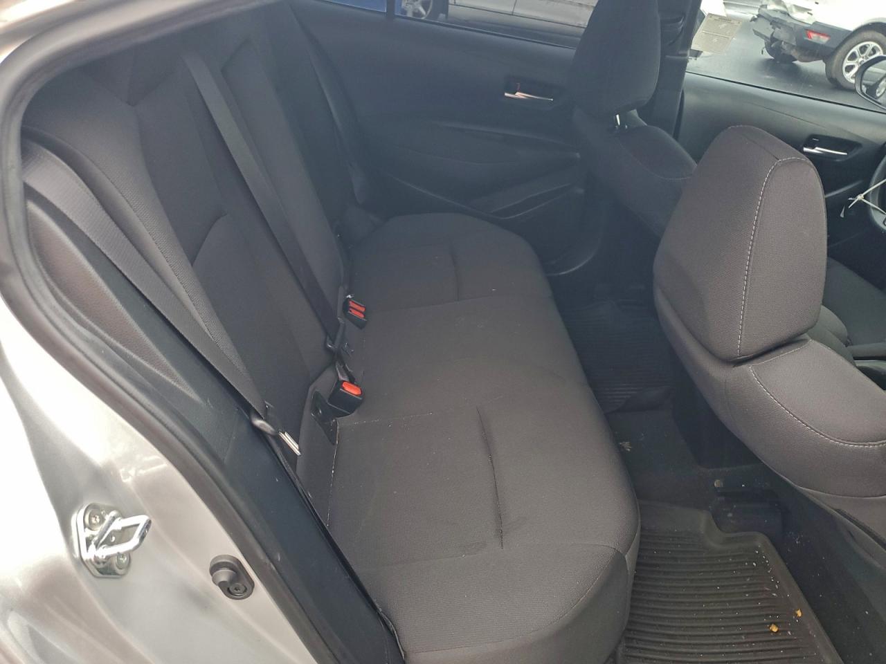 2021 TOYOTA COROLLA LE photo 10