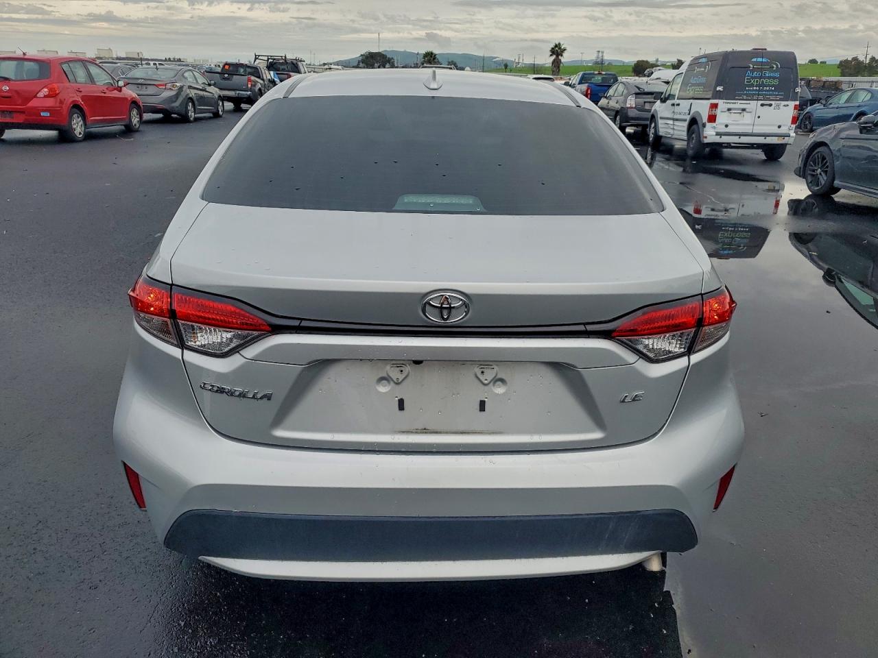 2021 TOYOTA COROLLA LE photo 6