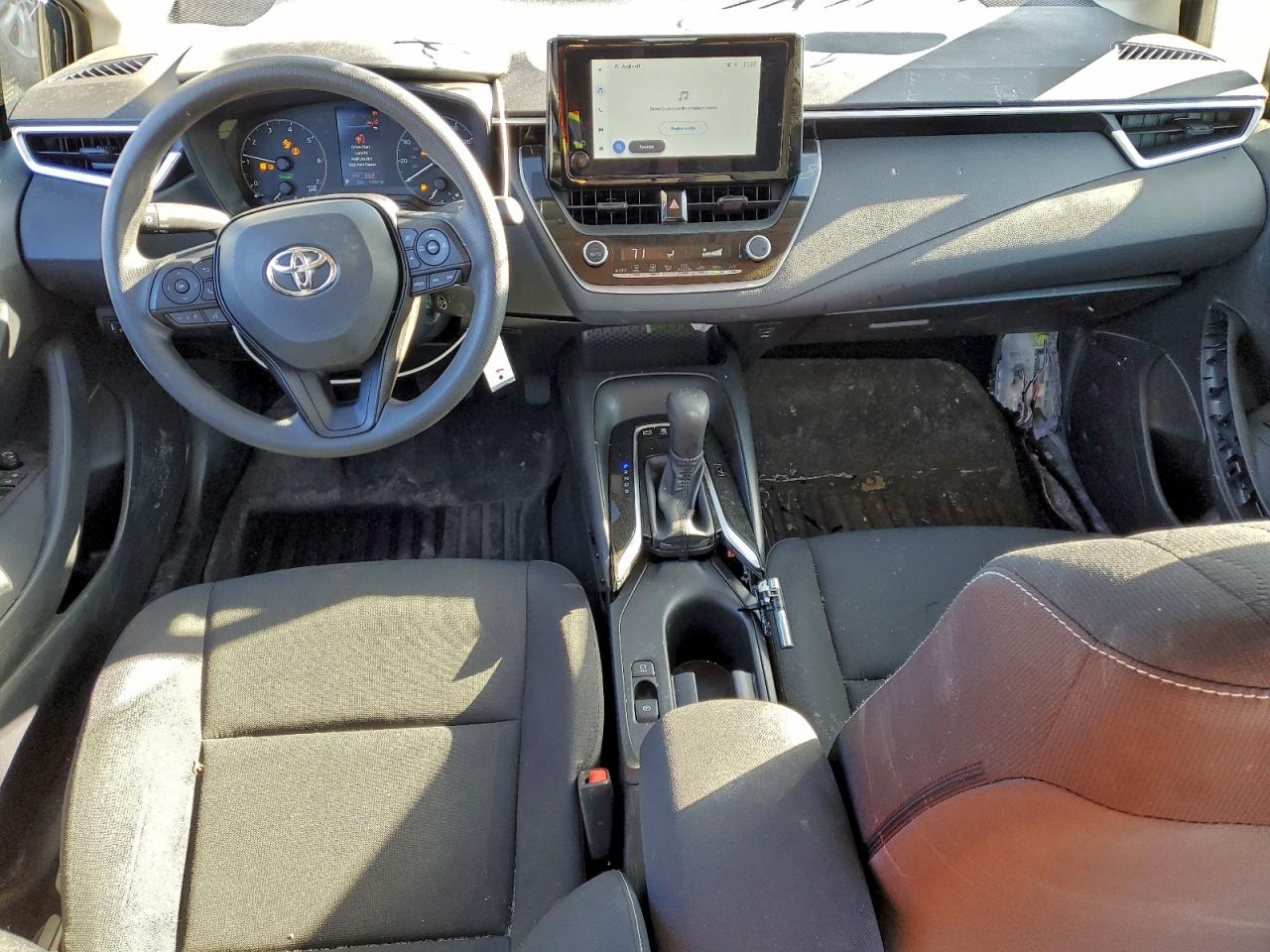 2025 TOYOTA COROLLA LE photo 8