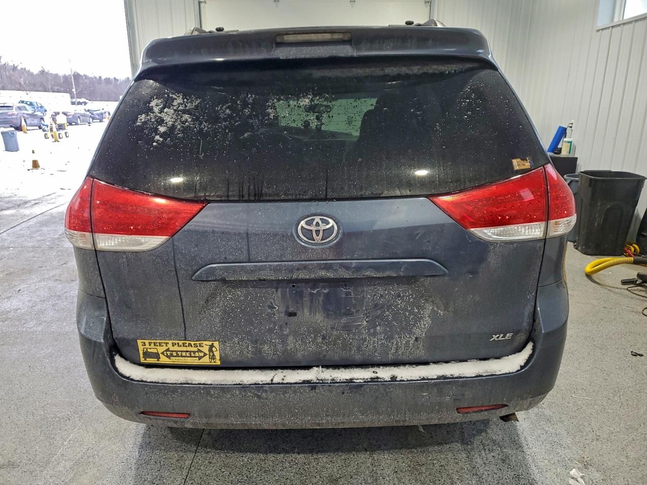 2013 TOYOTA SIENNA photo 6