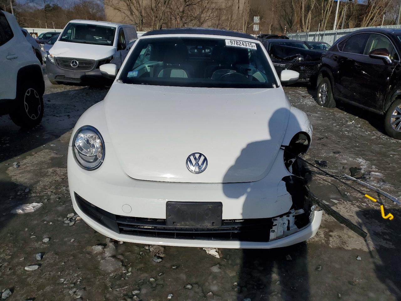 2016 VOLKSWAGEN BEETLE S/SE photo 5