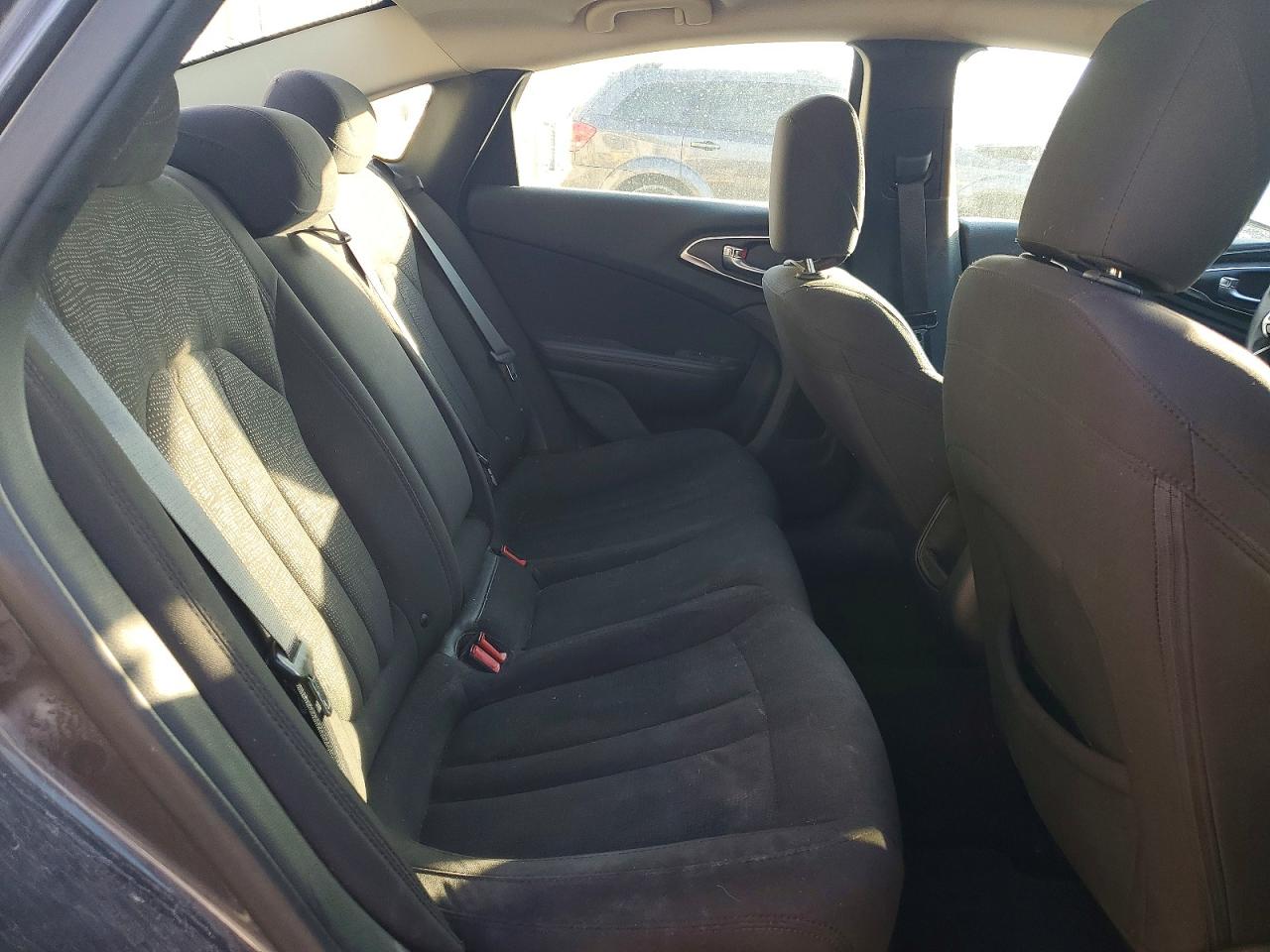 2015 CHRYSLER 200 LIMITED photo 10