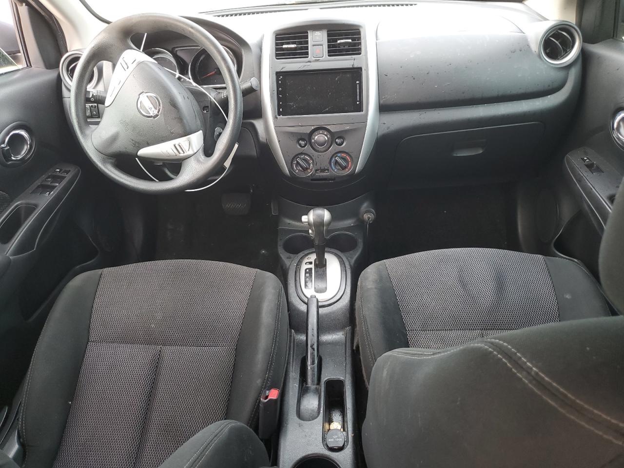 2019 NISSAN VERSA SV photo 22