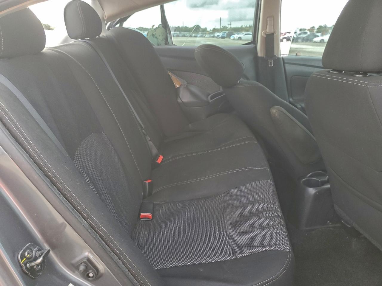 2019 NISSAN VERSA SV photo 28
