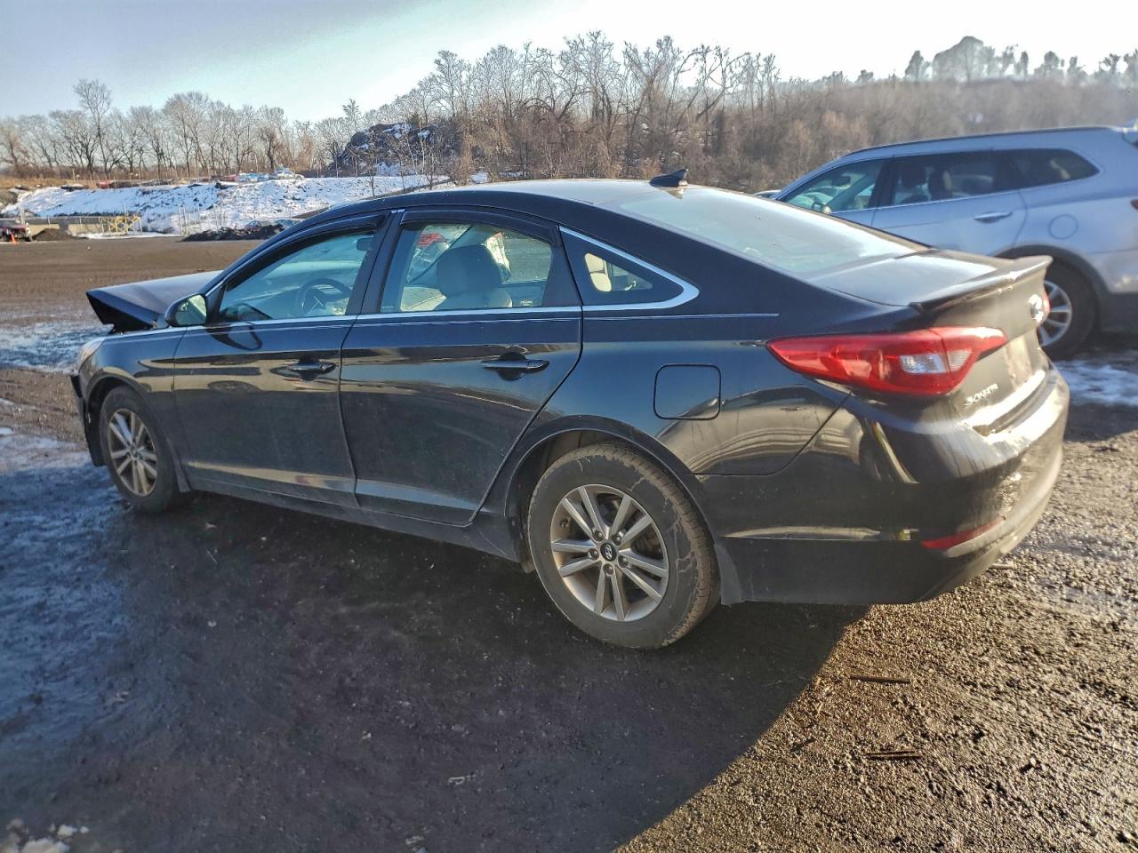 2015 HYUNDAI SONATA SE photo 2