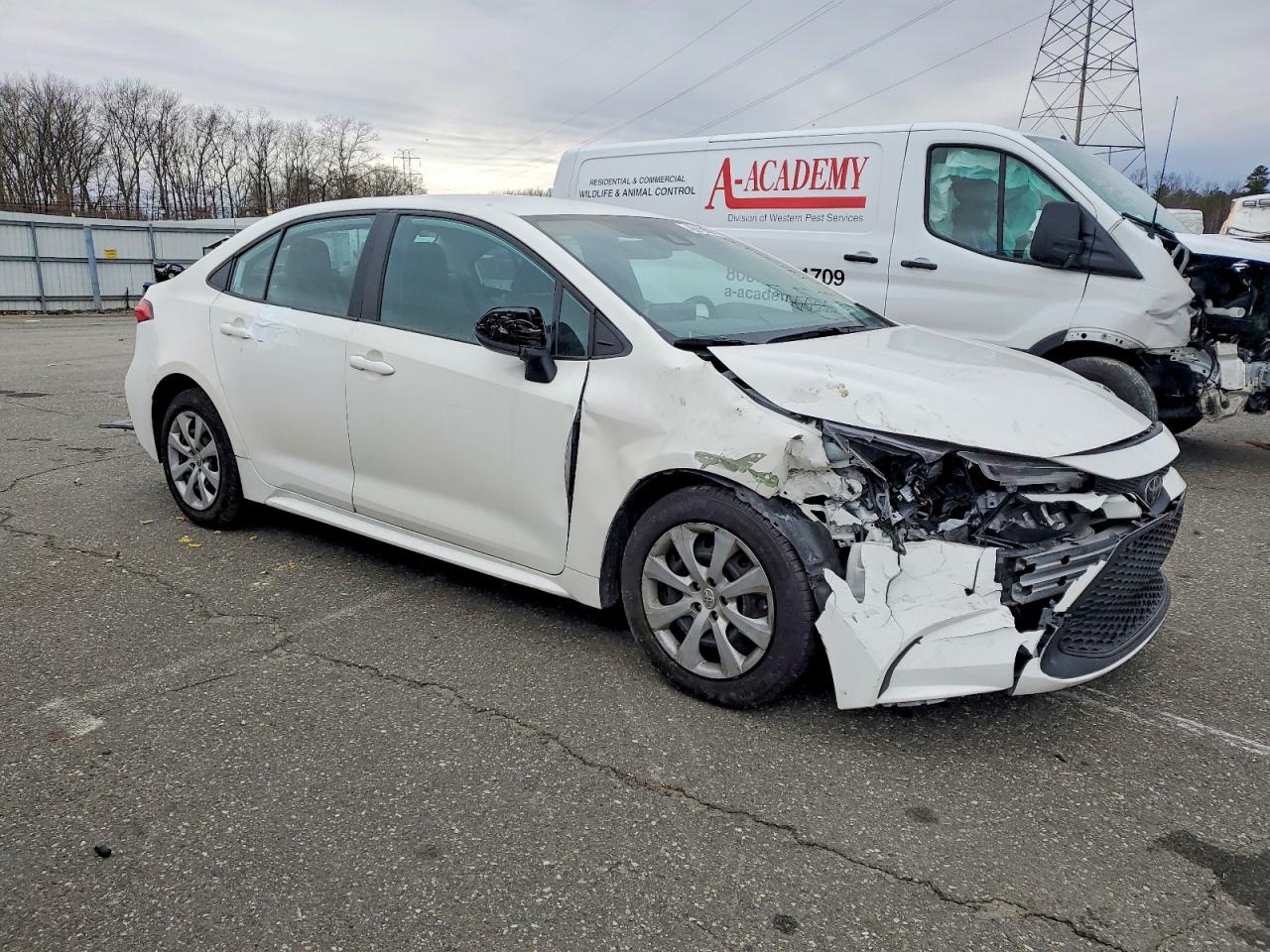 2022 TOYOTA COROLLA LE photo 4