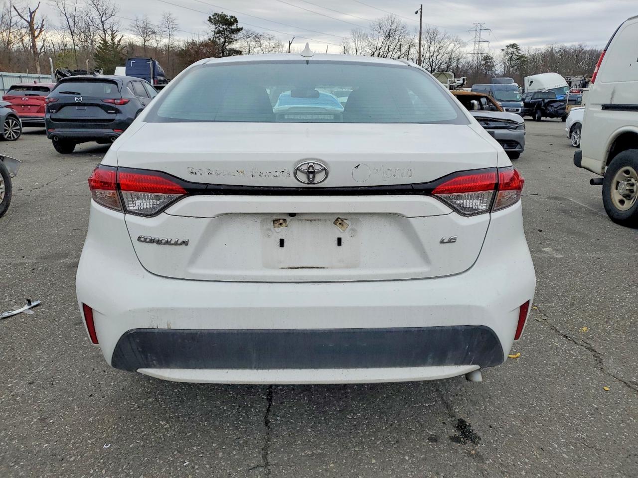 2022 TOYOTA COROLLA LE photo 6