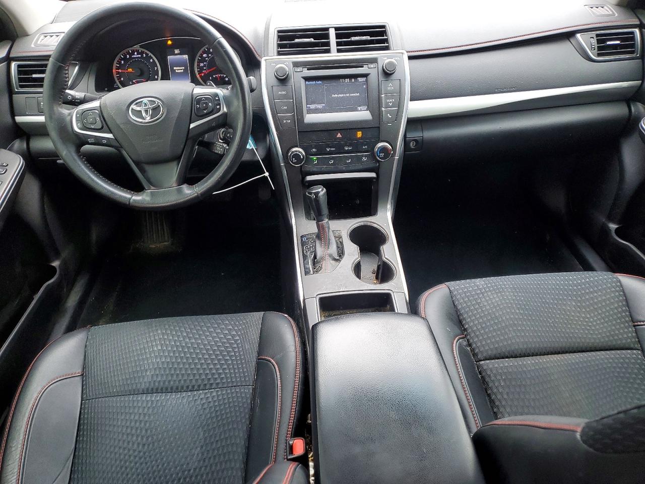 2015 TOYOTA CAMRY LE photo 8