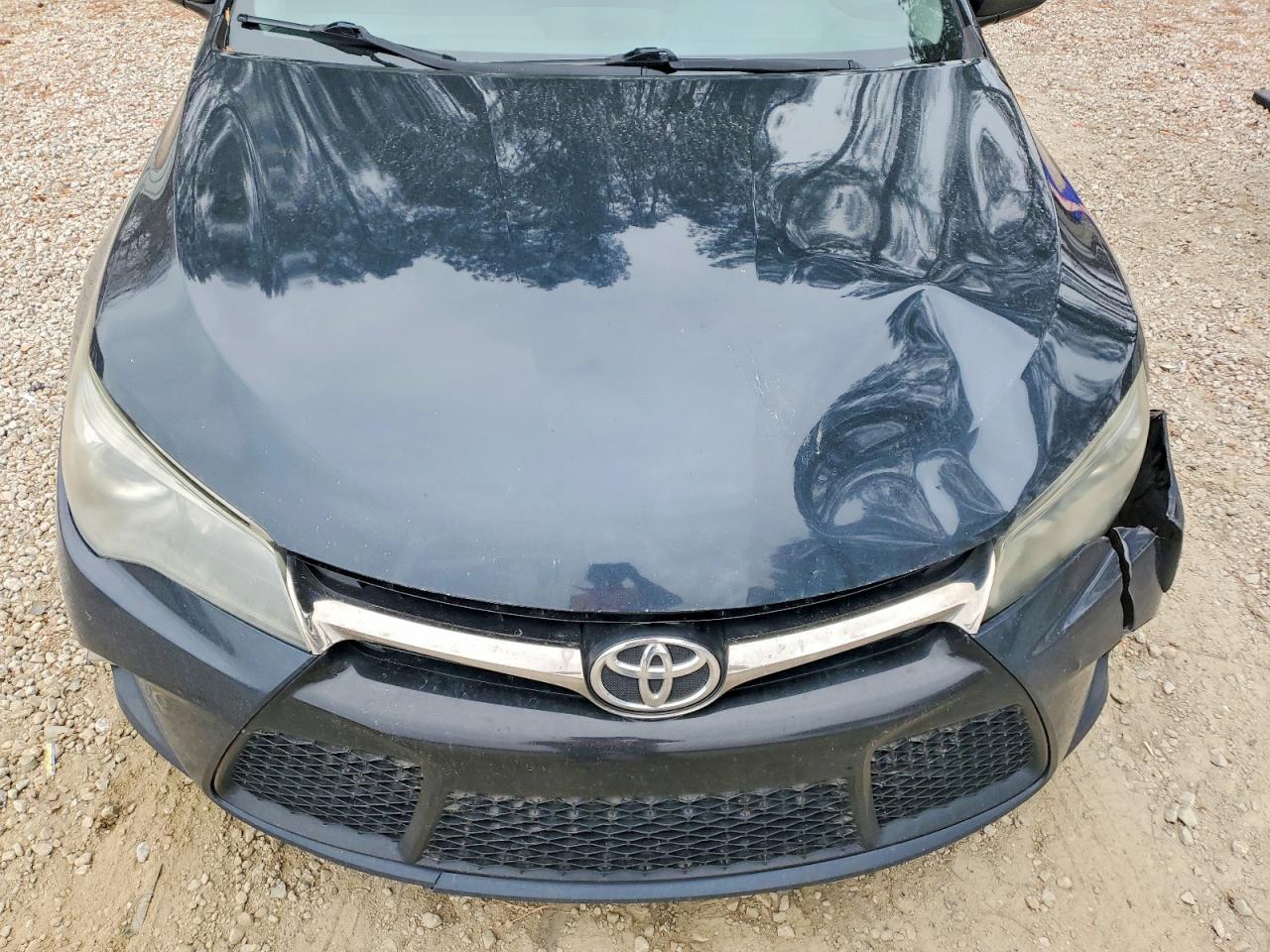 2015 TOYOTA CAMRY LE photo 11