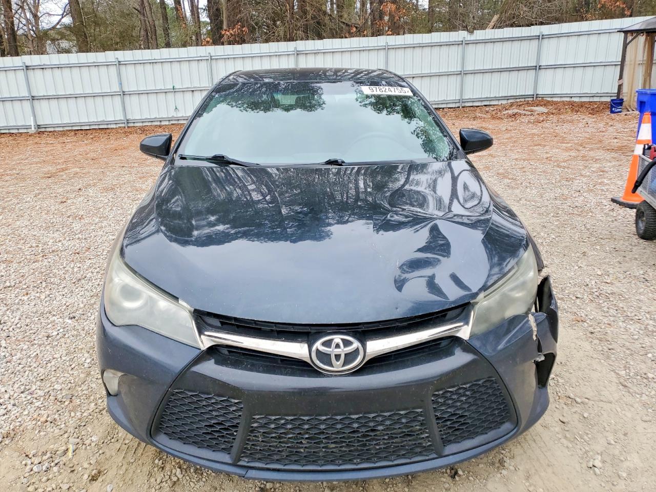 2015 TOYOTA CAMRY LE photo 5