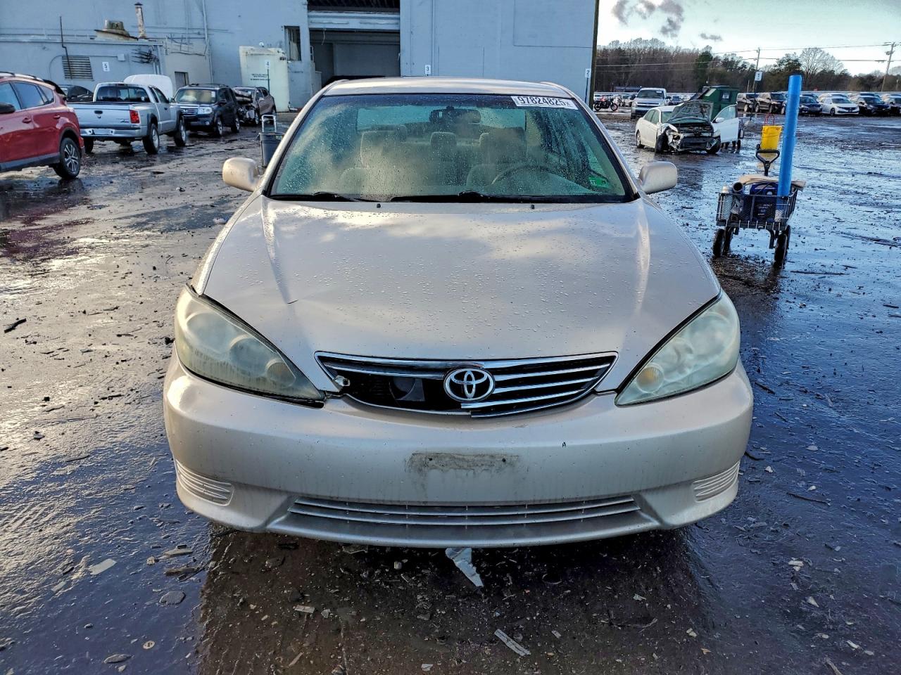 2005 TOYOTA CAMRY LE photo 5